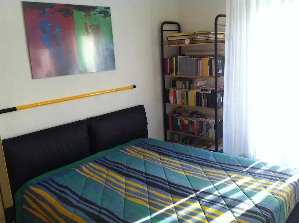 Two Beds In The Green Near The Fair Bed and Breakfast Milaan Bed & Breakfast