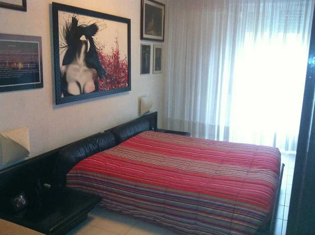 Two Beds In The Green Near The Fair Bed & Breakfast Milan